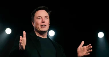 This latest war of words follows Musk’s decision to pull his offer to buy the social media platform over concerns over “bots.”